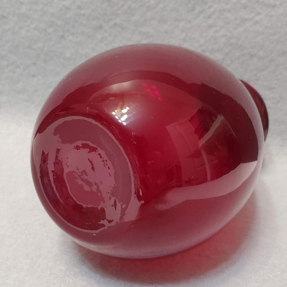 Gorgeous Vintage Ruby Red Glass BlownVases (Set of 2).Measurements in pictures. - Picture 5 of 13